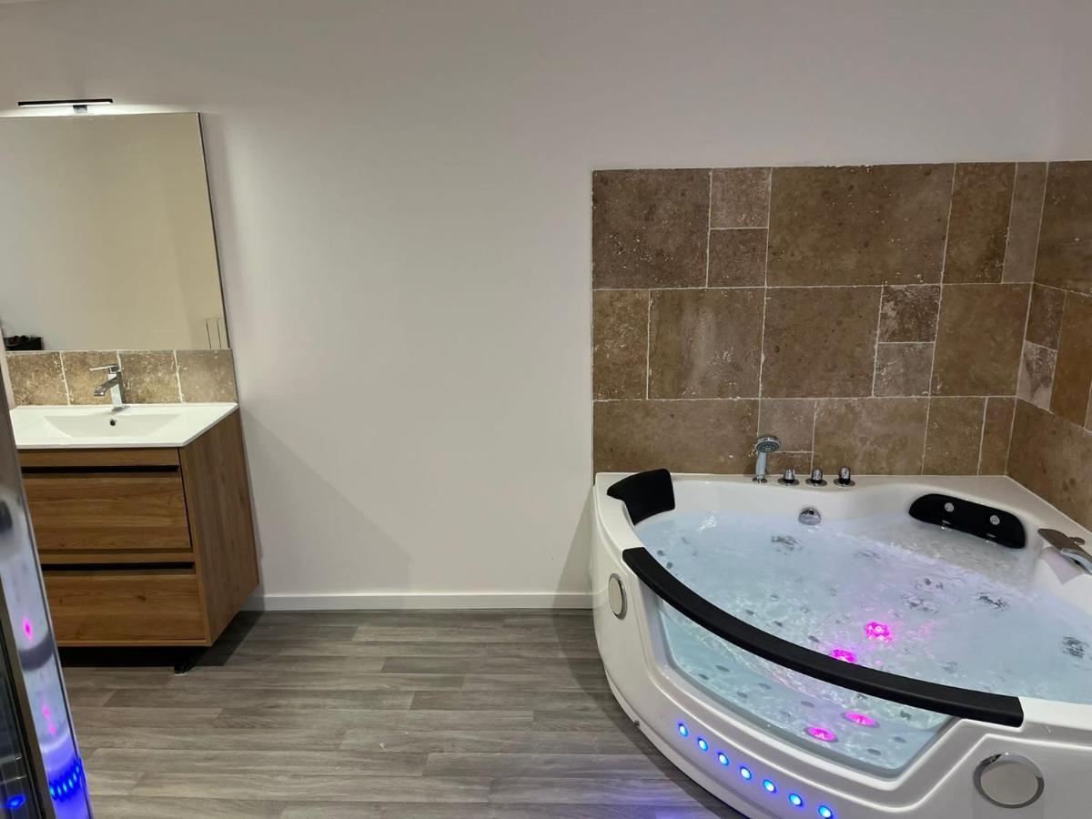 Ng Suitehome - Queven - Balneo - Netflix - Wifi Екстер'єр фото